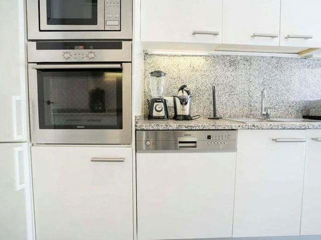 3 bedroom Apartment for rent in Las Brisas, Marbella with pool garage - € 3,800 (Ref: 9192032)