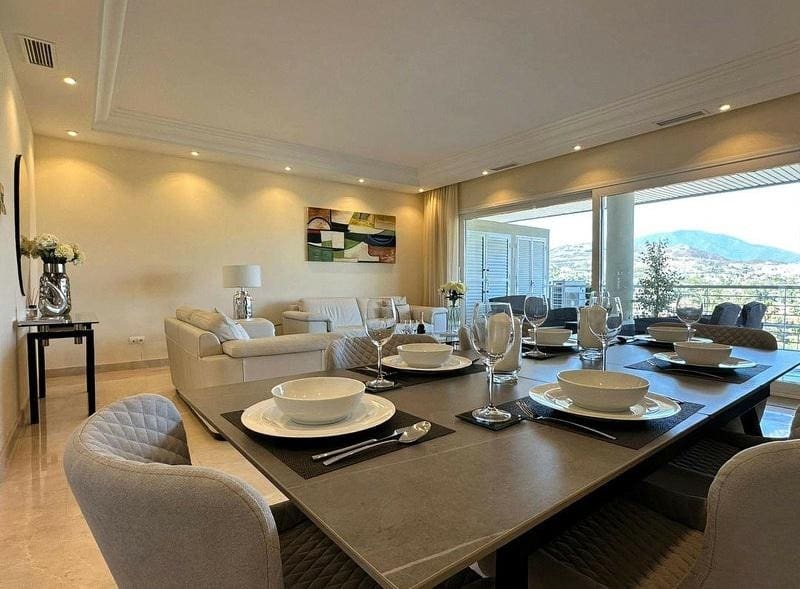 3 bedroom Apartment for rent in Marbella with pool garage - € 3,800 (Ref: 9192032)