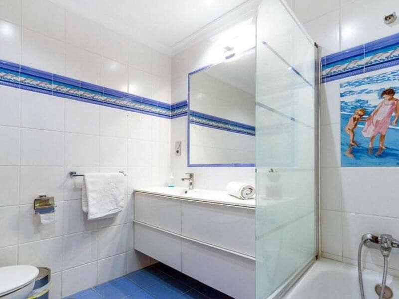 4 soverom Villa til leie i Marbella med svømmebasseng garasje - € 5 900 (Ref: 9193556)