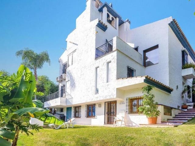 4 bedroom Villa for rent in El Rosario, Marbella with pool garage - € 5,900 (Ref: 9193556)