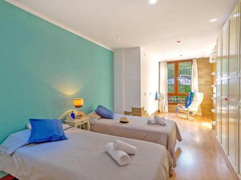 4 makuuhuone Huvila vuokrattavana paikassa Marbella mukana uima-altaan 
autotalli - 5 900 € (Ref: 9193556)