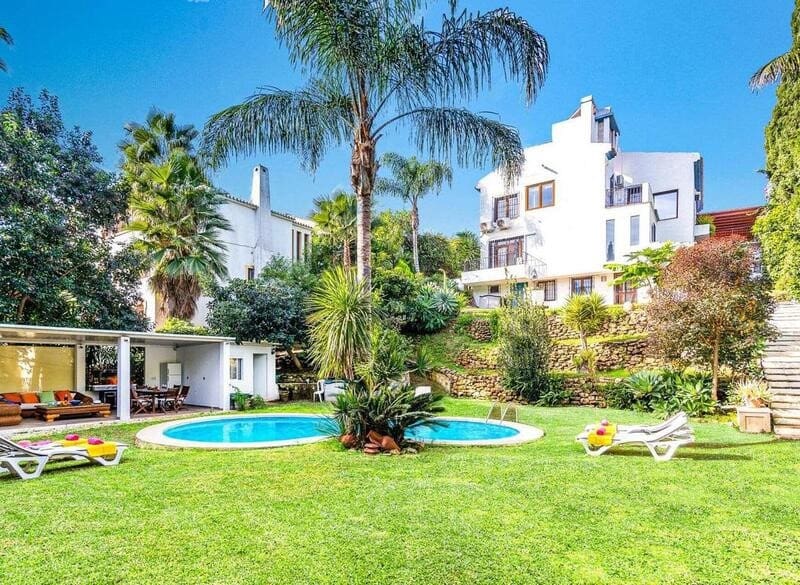 4 makuuhuone Huvila vuokrattavana paikassa Marbella mukana uima-altaan 
autotalli - 5 900 € (Ref: 9193556)