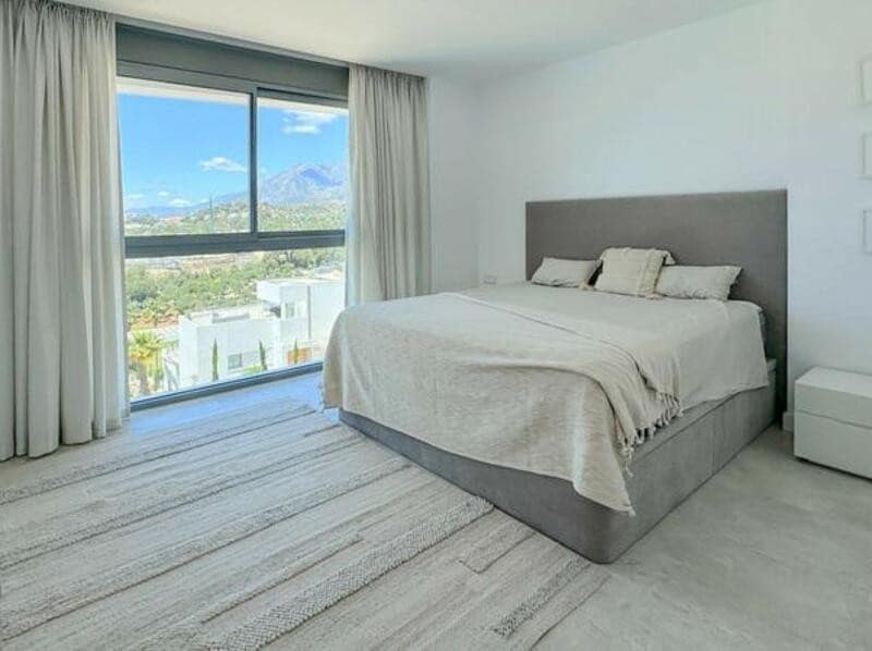 3 soverom Penthouse til salgs i Marbella med svømmebasseng garasje - € 1 980 000 (Ref: 9200246)