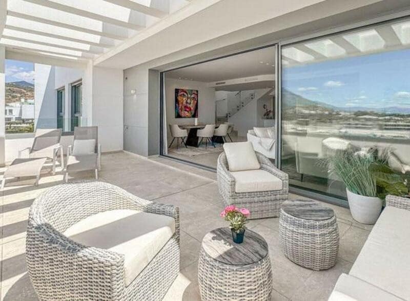 3 soverom Penthouse til salgs i Marbella med svømmebasseng garasje - € 1 980 000 (Ref: 9200246)
