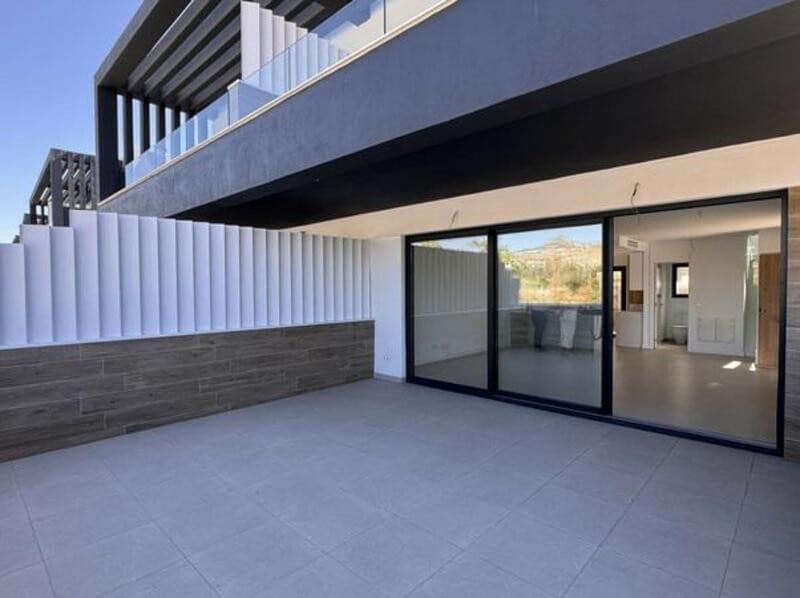 3 sypialnia Dom blizniak do wynajęcia w El Paraiso z basenem garażem - 5 000 € (Ref: 9208053)