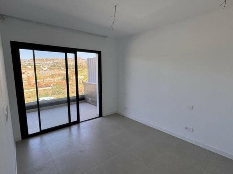 3 sypialnia Dom blizniak do wynajęcia w El Paraiso z basenem garażem - 5 000 € (Ref: 9208053)