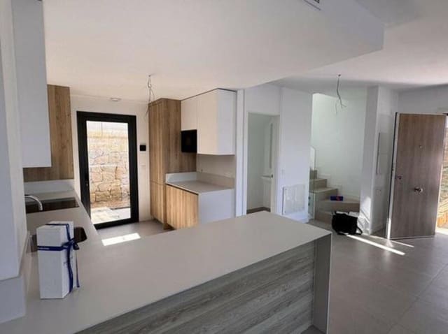 3 camera da letto Villetta Bifamiliare da affittare in El Paraiso, Estepona con piscina garage - 5.000 € (Rif: 9208053)