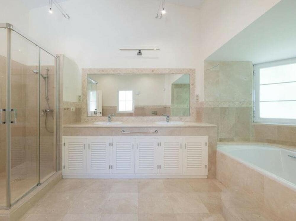 8 slaapkamer Villa te koop in Los Arqueros met zwembad garage - € 5.995.000 (Ref: 9211748)