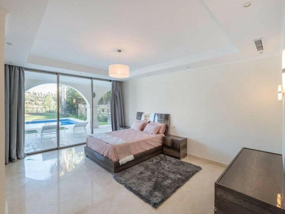 8 slaapkamer Villa te koop in Los Arqueros met zwembad garage - € 5.995.000 (Ref: 9211748)