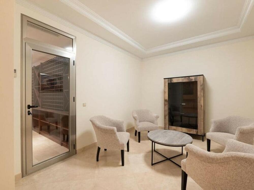 8 slaapkamer Villa te koop in Los Arqueros met zwembad garage - € 5.995.000 (Ref: 9211748)