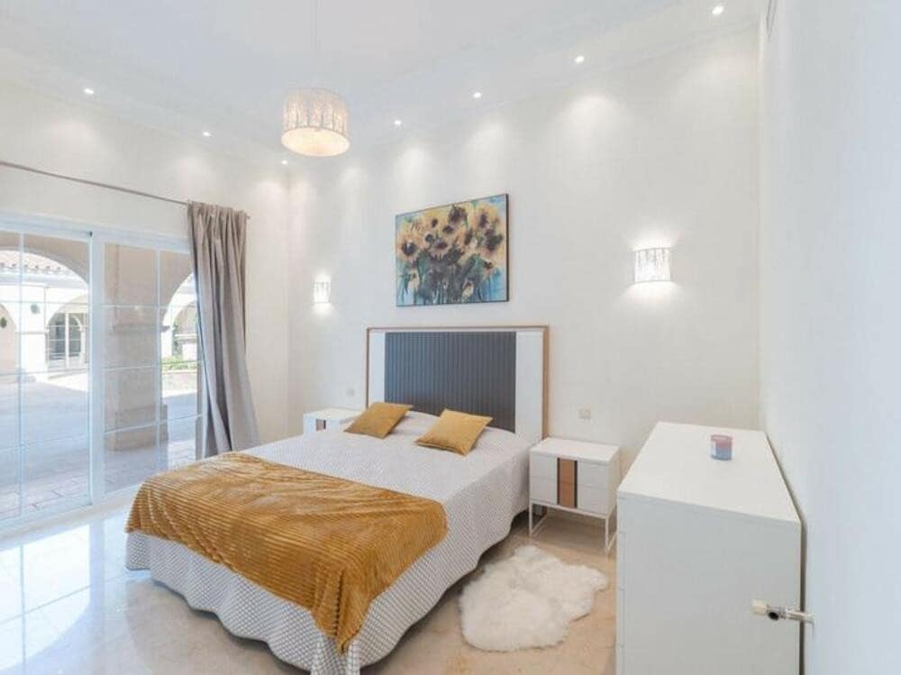 8 slaapkamer Villa te koop in Los Arqueros met zwembad garage - € 5.995.000 (Ref: 9211748)