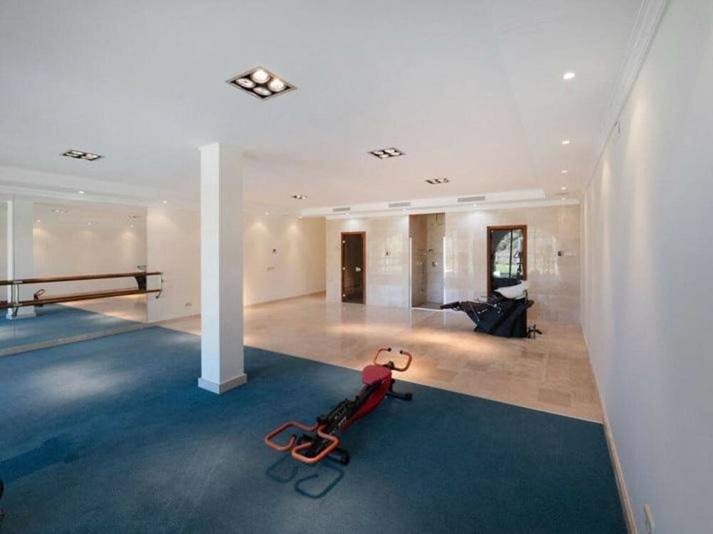 8 soveværelse Villa til leje i Los Arqueros med swimmingpool garage - € 20.000 (Ref: 9211749)