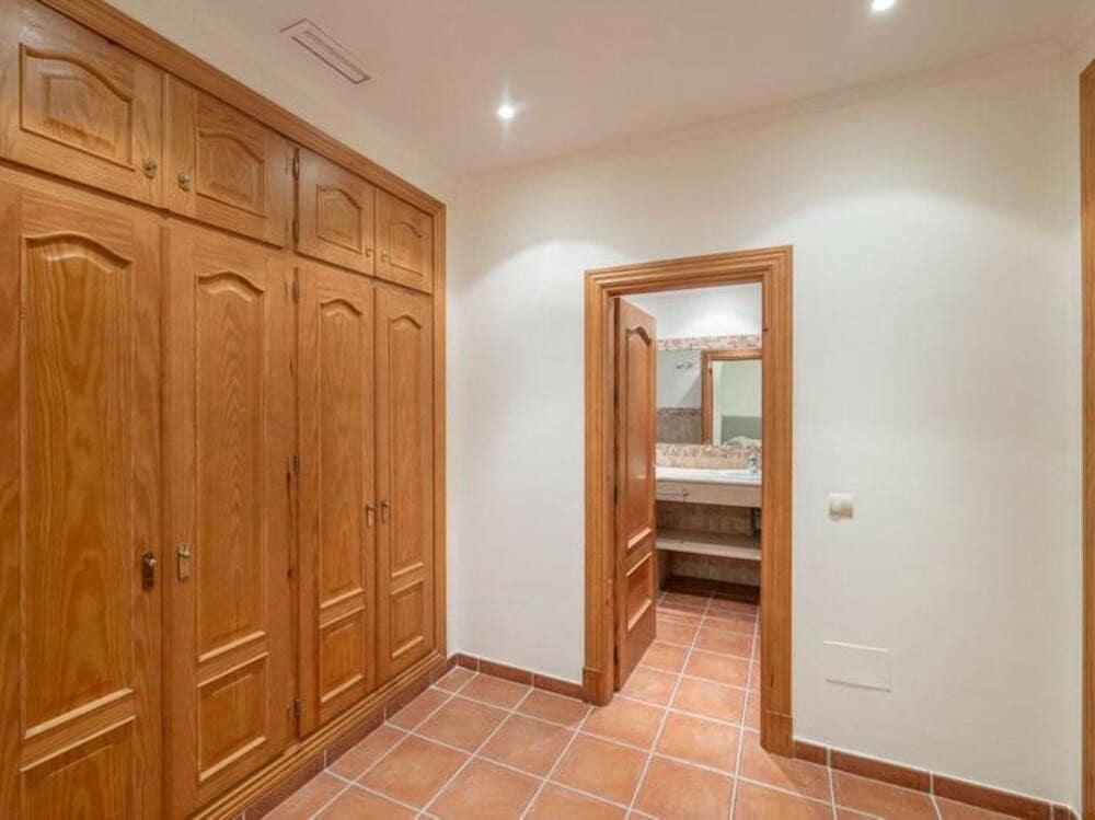 8 soveværelse Villa til leje i Los Arqueros med swimmingpool garage - € 20.000 (Ref: 9211749)