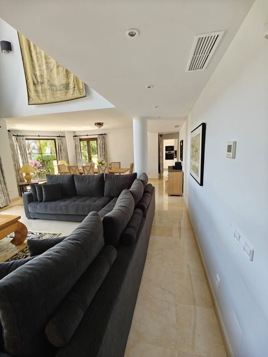 4 soveværelse Villa til leje i Los Arqueros med swimmingpool - € 6.500 (Ref: 9216980)