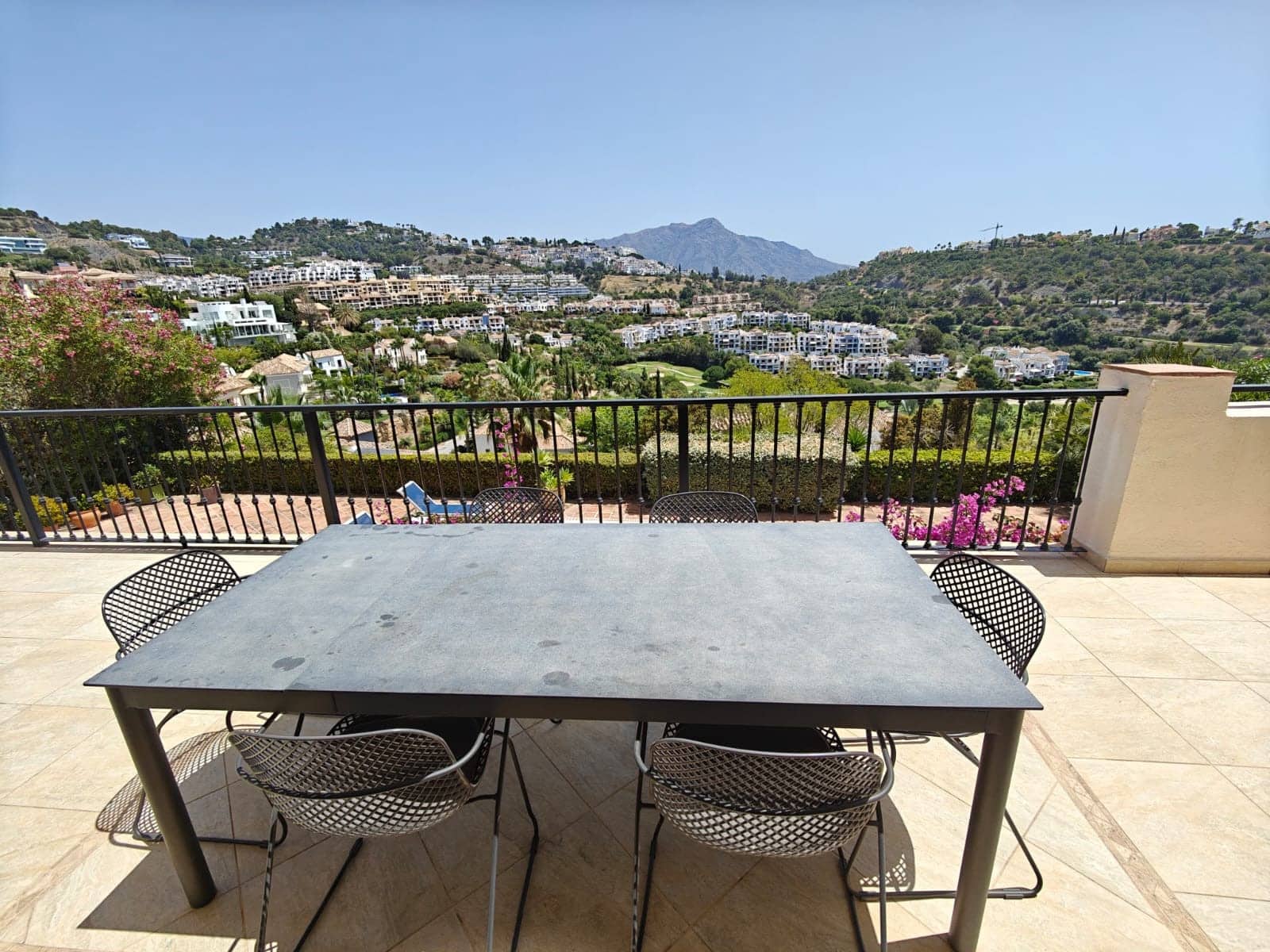 4 soveværelse Villa til leje i Los Arqueros med swimmingpool - € 6.500 (Ref: 9216980)