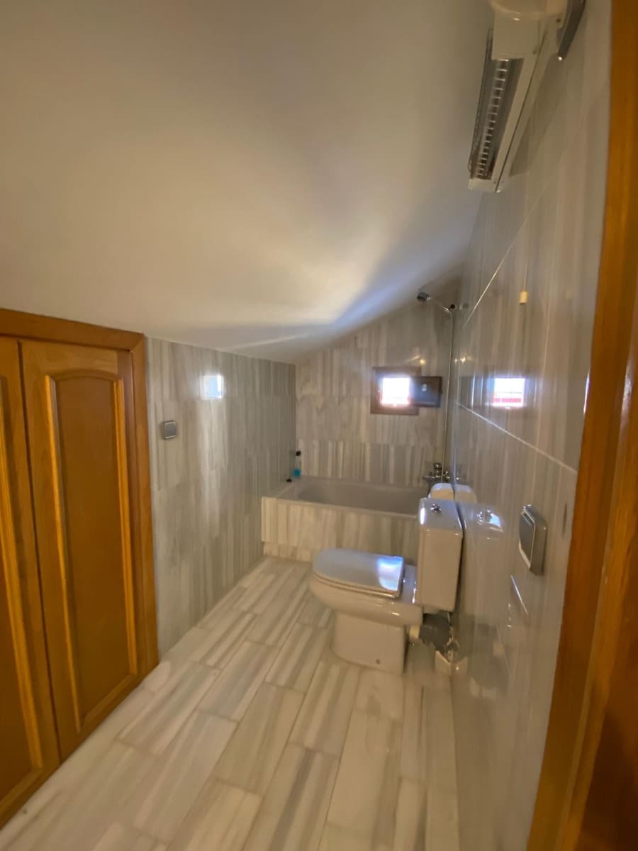 4 makuuhuone Kattohuoneisto vuokrattavana paikassa Marbella mukana 
autotalli - 3 800 € (Ref: 9219661)