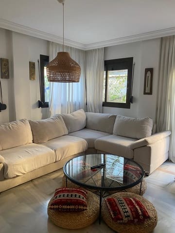 4 bedroom Penthouse for rent in Playa Bajadilla - Puertos, Marbella with garage - € 3,800 (Ref: 9219661)