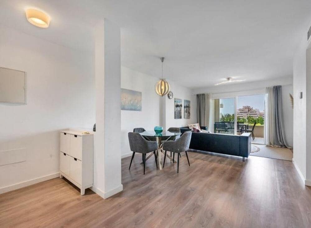 3 quarto Apartamento para arrendar em Marbella com piscina garagem - 2 500 € (Ref: 9228298)