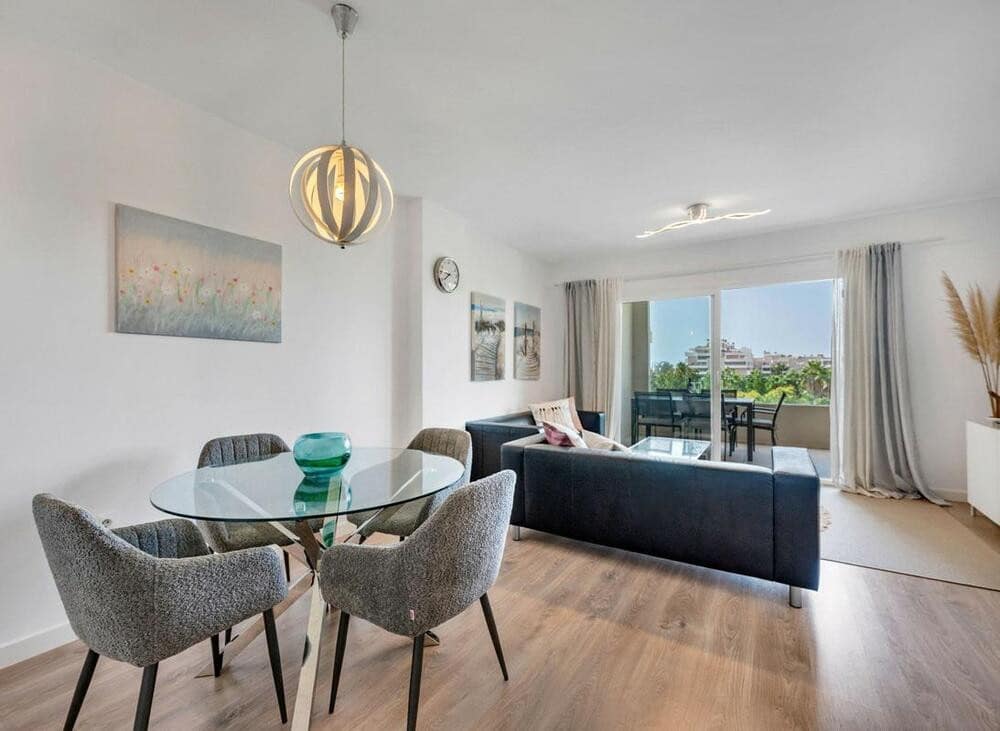 3 quarto Apartamento para arrendar em Marbella com piscina garagem - 2 500 € (Ref: 9228298)