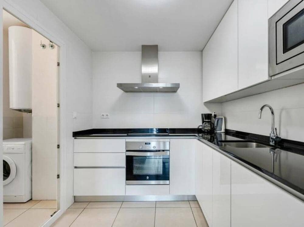 3 quarto Apartamento para arrendar em Marbella com piscina garagem - 2 500 € (Ref: 9228298)