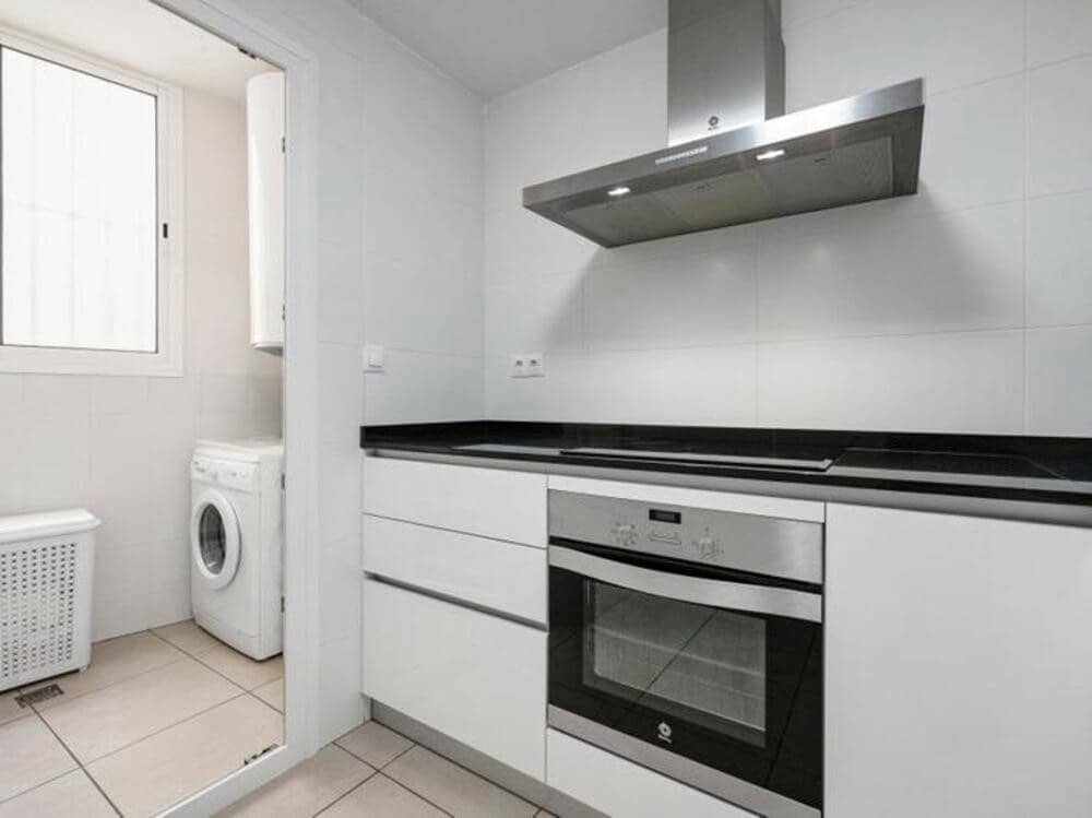 3 quarto Apartamento para arrendar em Marbella com piscina garagem - 2 500 € (Ref: 9228298)