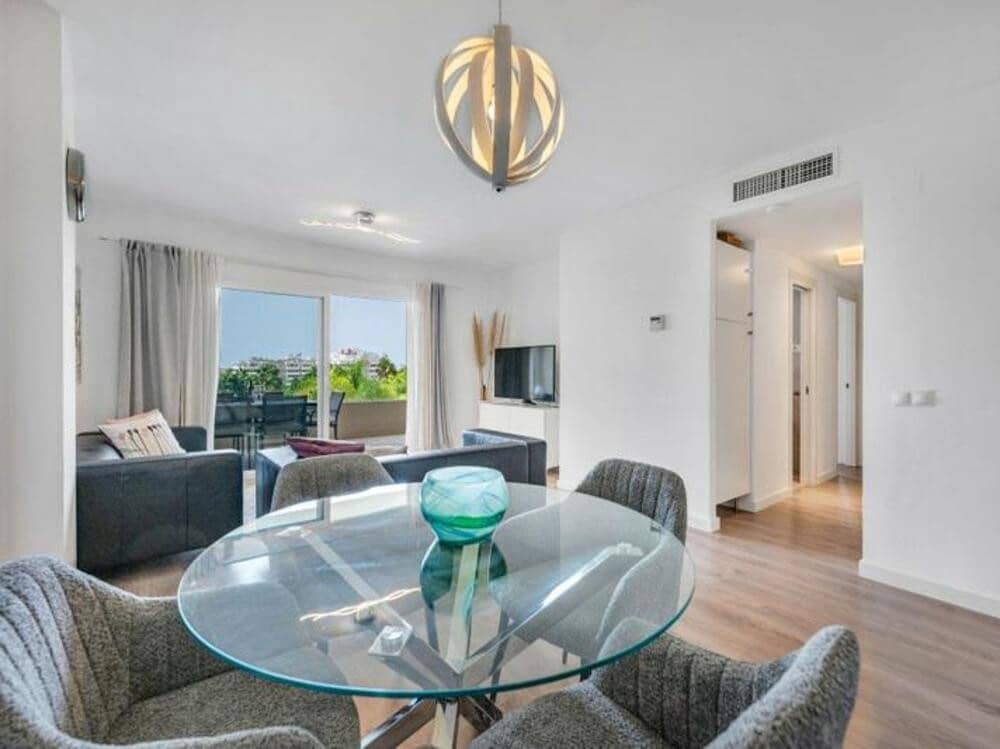 3 quarto Apartamento para arrendar em Marbella com piscina garagem - 2 500 € (Ref: 9228298)