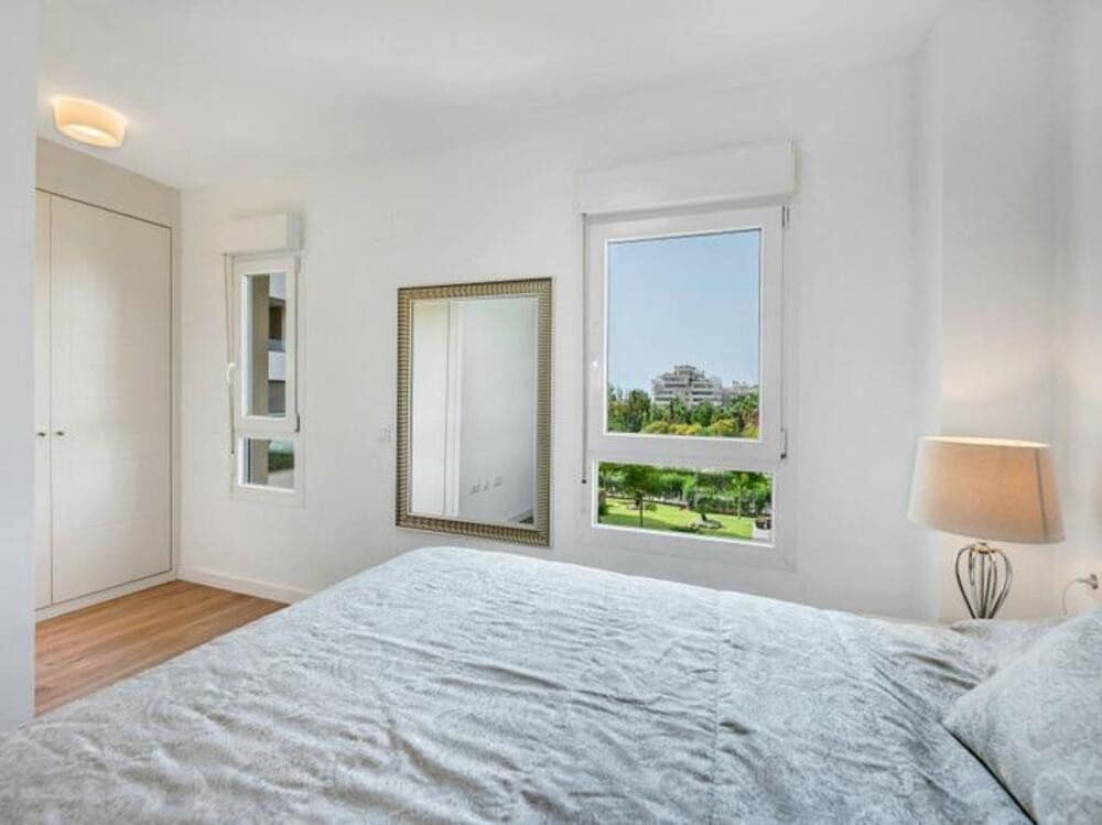 3 quarto Apartamento para arrendar em Marbella com piscina garagem - 2 500 € (Ref: 9228298)