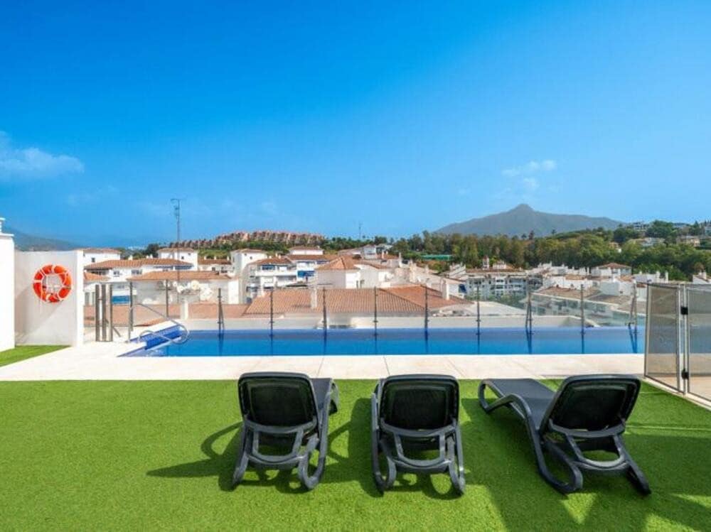 3 quarto Apartamento para arrendar em Marbella com piscina garagem - 2 500 € (Ref: 9228298)