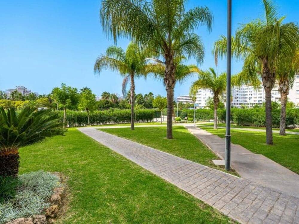 3 quarto Apartamento para arrendar em Marbella com piscina garagem - 2 500 € (Ref: 9228298)
