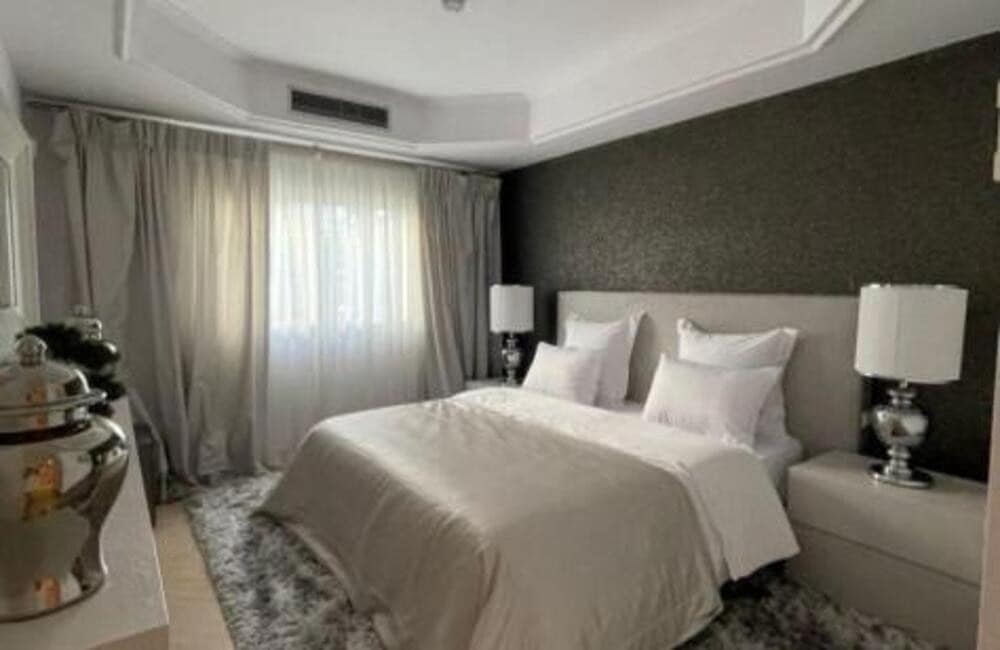 3 soveværelse Lejlighed til leje i Marbella med swimmingpool garage - € 5.000 (Ref: 9232144)