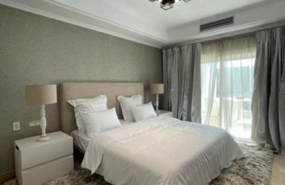 3 soveværelse Lejlighed til leje i Marbella med swimmingpool garage - € 5.000 (Ref: 9232144)