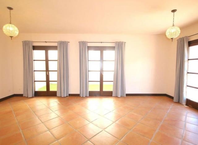 4 makuuhuone Paritalo vuokrattavana paikassa Benahavís pueblo, Benahavís mukana uima-altaan 
autotalli - 2 700 € (Ref: 9232148)