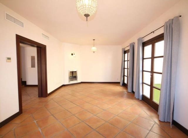 4 makuuhuone Paritalo vuokrattavana paikassa Benahavís pueblo, Benahavís mukana uima-altaan 
autotalli - 2 700 € (Ref: 9232148)