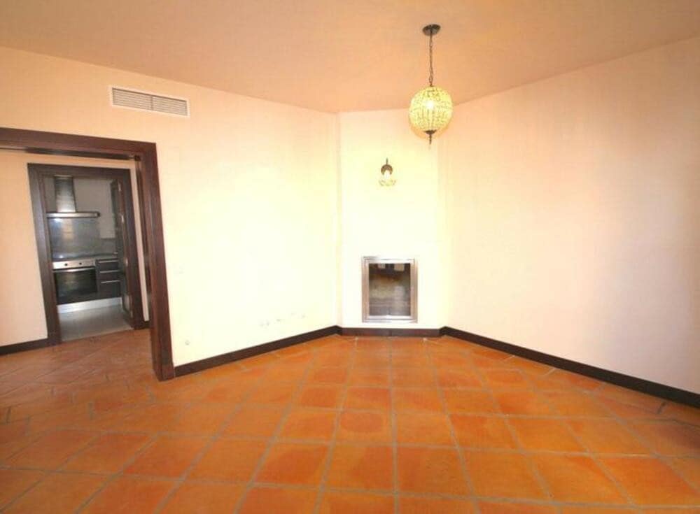 4 sovrum Semi-fristående Villa att hyra i Benahavis med pool garage - 2 700 € (Ref: 9232148)