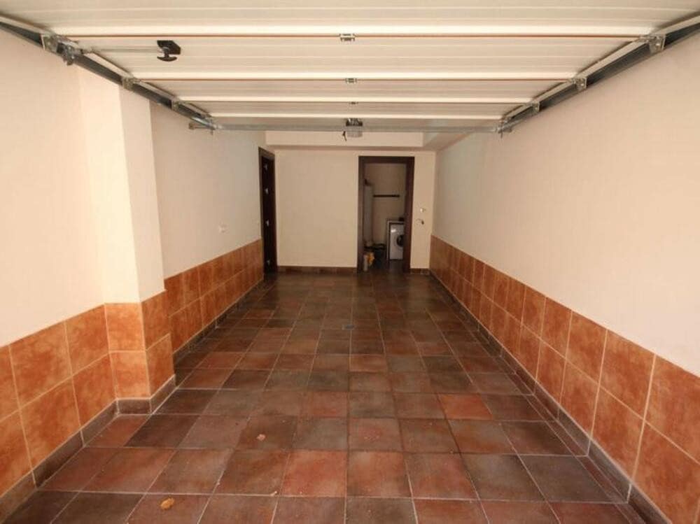 4 sovrum Semi-fristående Villa att hyra i Benahavis med pool garage - 2 700 € (Ref: 9232148)