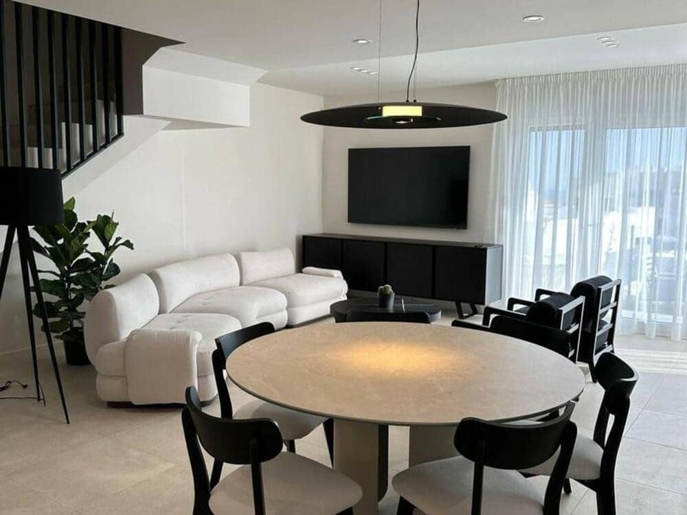 3 makuuhuone Omakotitalo vuokrattavana paikassa Mijas Costa mukana uima-altaan 
autotalli - 3 600 € (Ref: 9232151)