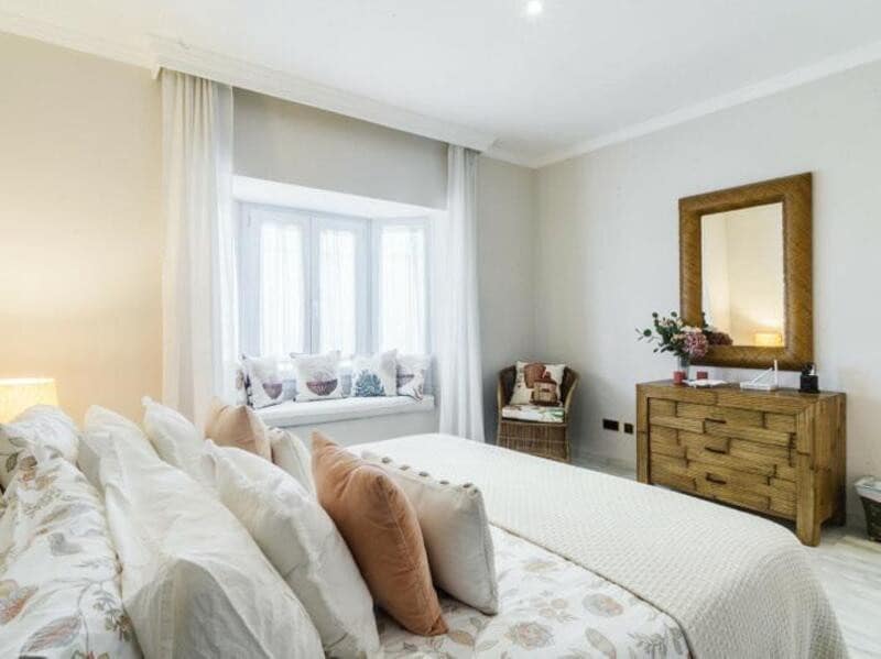 3 soveværelse Lejlighed til leje i Marbella med swimmingpool garage - € 6.000 (Ref: 9235953)