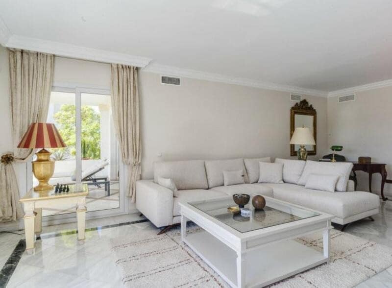 3 soveværelse Lejlighed til leje i Marbella med swimmingpool garage - € 6.000 (Ref: 9235953)