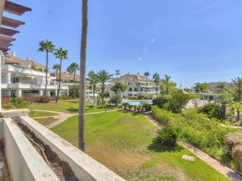 3 soveværelse Lejlighed til leje i Marbella med swimmingpool garage - € 6.000 (Ref: 9235953)