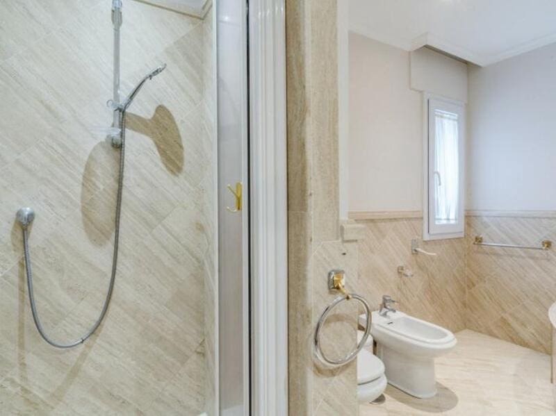 3 soveværelse Lejlighed til leje i Marbella med swimmingpool garage - € 6.000 (Ref: 9235953)