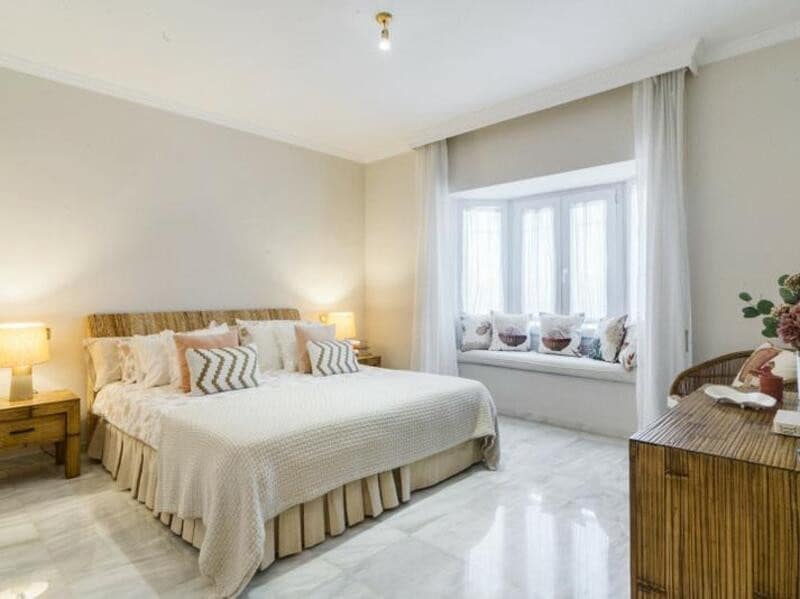 3 soveværelse Lejlighed til leje i Marbella med swimmingpool garage - € 6.000 (Ref: 9235953)