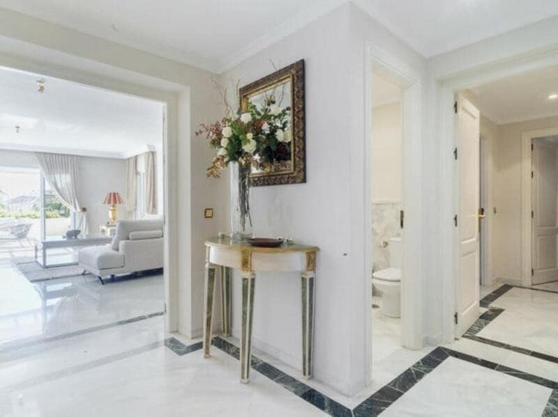 3 soveværelse Lejlighed til leje i Marbella med swimmingpool garage - € 6.000 (Ref: 9235953)