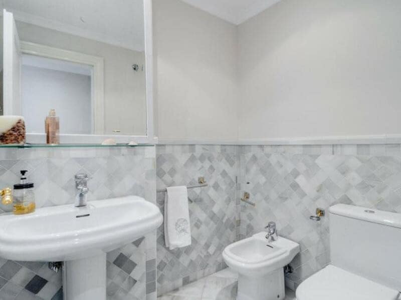 3 soveværelse Lejlighed til leje i Marbella med swimmingpool garage - € 6.000 (Ref: 9235953)