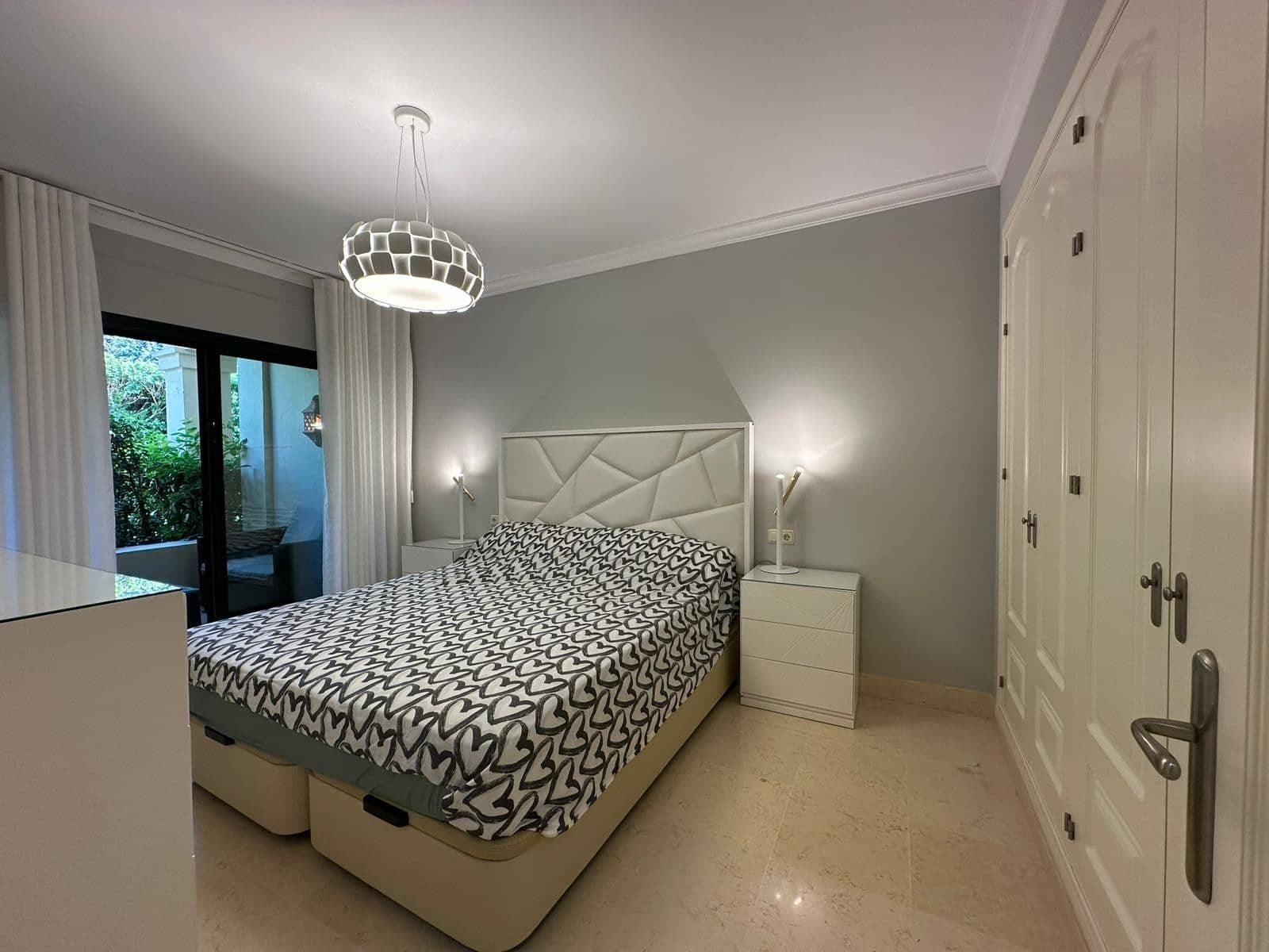 3 bedroom Apartment for rent in Benahavis with pool garage - € 3,500 (Ref: 9235954)