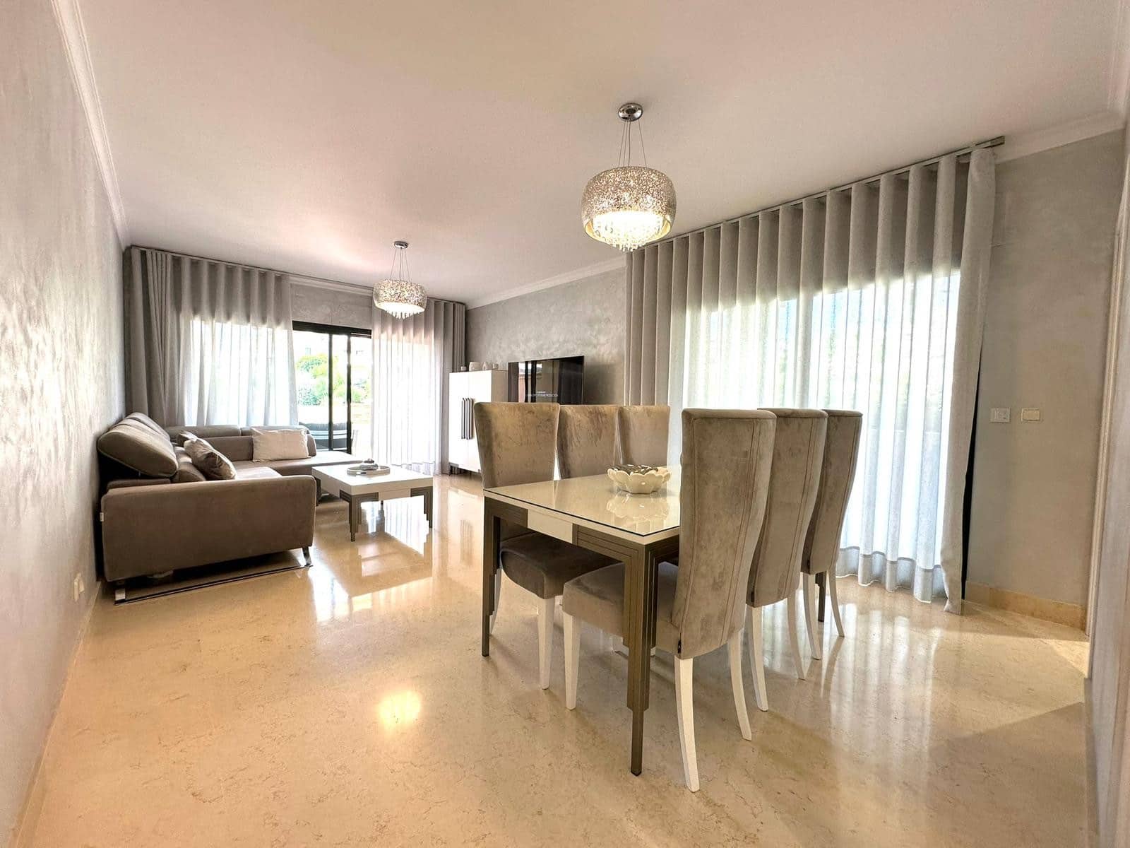 Apartamento de 3 habitaciones en Benahavís en alquiler con piscina garaje - 3.500 € (Ref: 9235954)