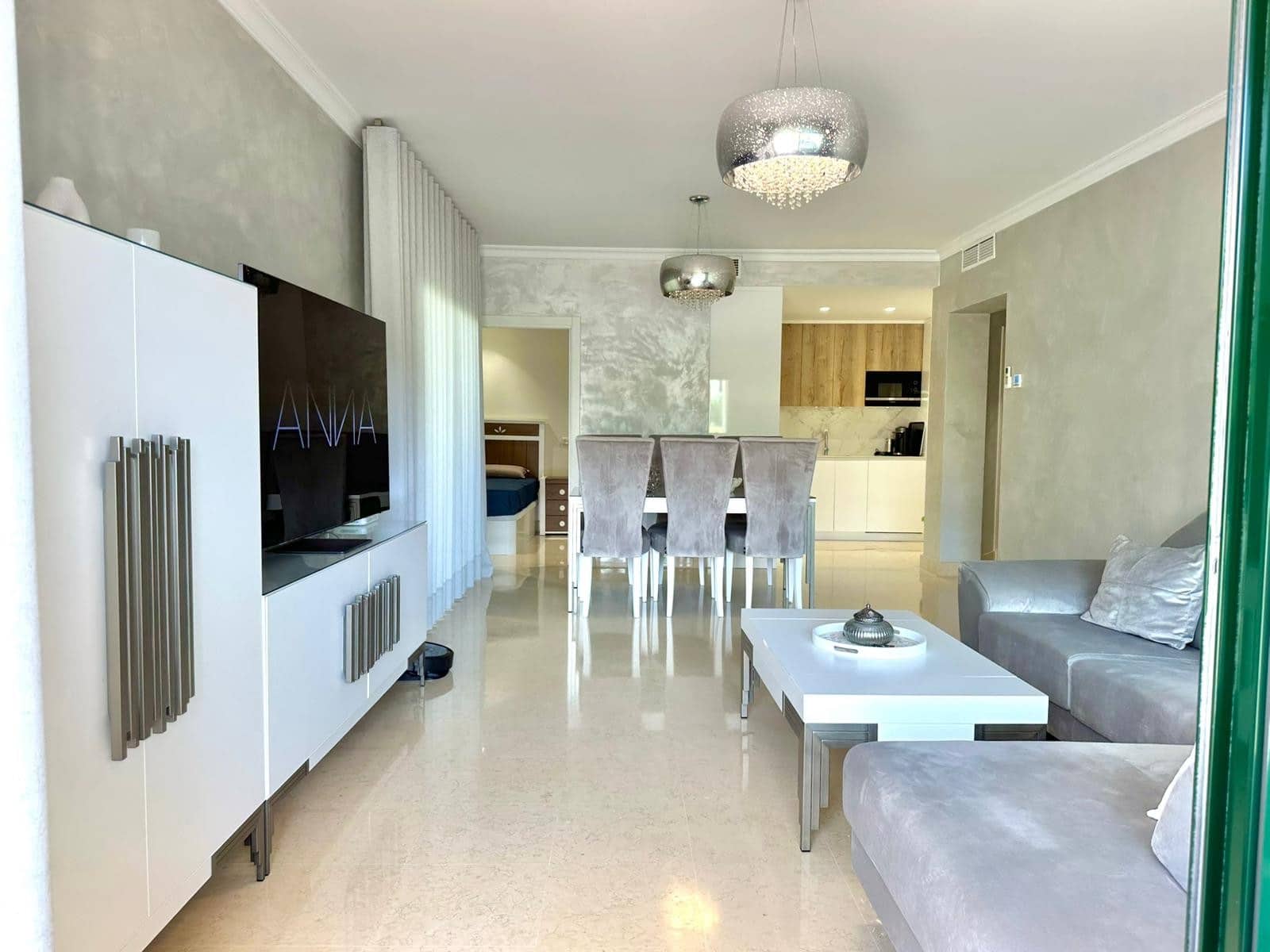Apartamento de 3 habitaciones en Benahavís en alquiler con piscina garaje - 3.500 € (Ref: 9235954)