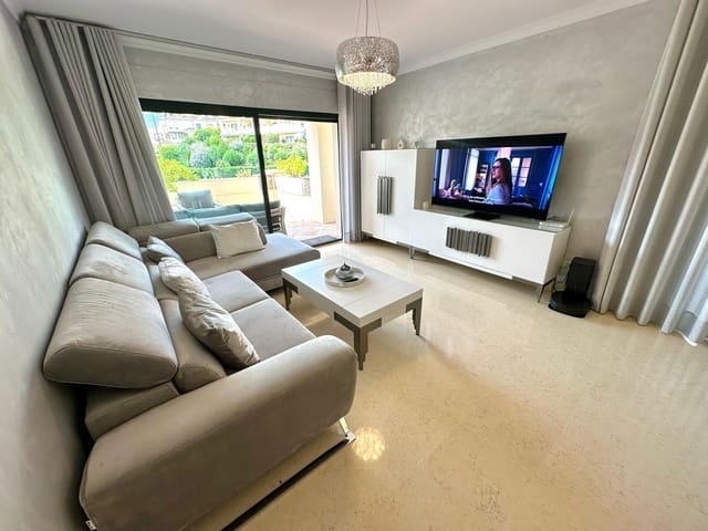 Apartamento de 3 habitaciones en Los Arqueros - Puerto del Almendro, Benahavís en alquiler con piscina garaje - 3.500 € (Ref: 9235954)
