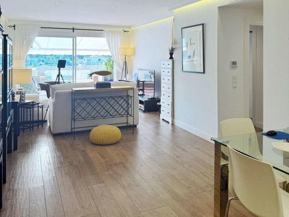 3 soveværelse Lejlighed til leje i La Quinta med swimmingpool garage - € 3.200 (Ref: 9235956)