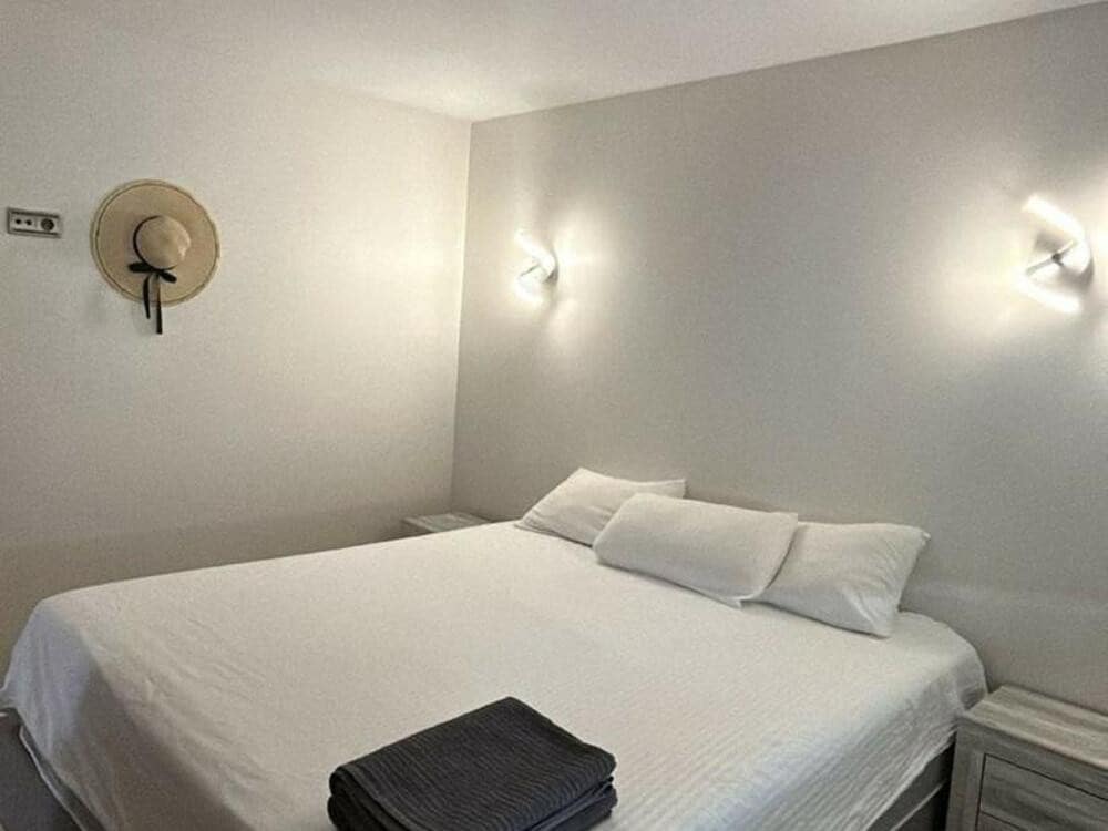 3 soveværelse Villa til salg i Marbella med swimmingpool garage - € 900.000 (Ref: 9242627)