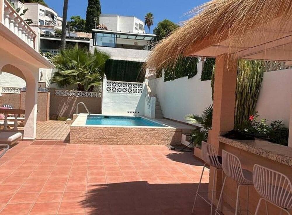 3 soveværelse Villa til salg i Marbella med swimmingpool garage - € 900.000 (Ref: 9242627)